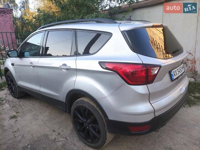 Сірий Форд Ескейп, об'ємом двигуна 1.5 л та пробігом 75 тис. км за 12850 $, фото 3 на Automoto.ua