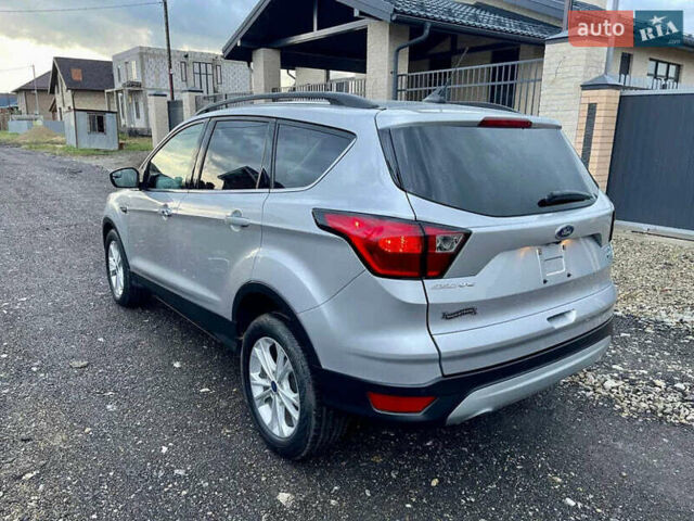 Серый Форд Эскейп, объемом двигателя 1.5 л и пробегом 130 тыс. км за 12500 $, фото 3 на Automoto.ua
