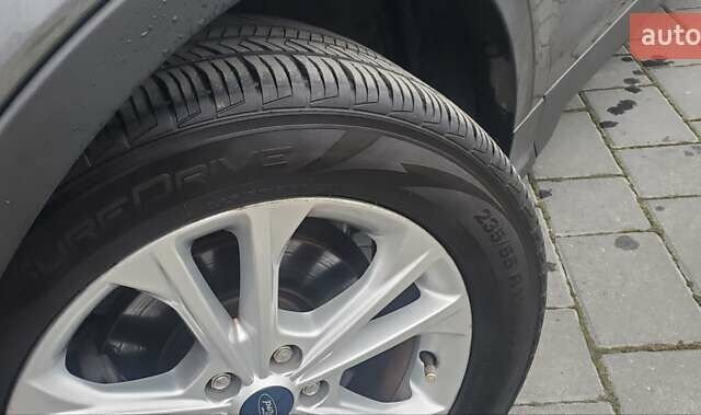 Серый Форд Эскейп, объемом двигателя 1.5 л и пробегом 168 тыс. км за 12300 $, фото 11 на Automoto.ua