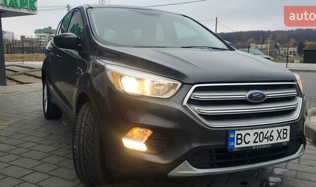 Серый Форд Эскейп, объемом двигателя 1.5 л и пробегом 168 тыс. км за 12300 $, фото 1 на Automoto.ua
