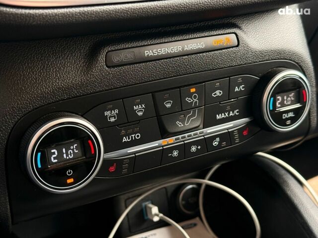 Серый Форд Эскейп, объемом двигателя 2.5 л и пробегом 97 тыс. км за 26890 $, фото 22 на Automoto.ua