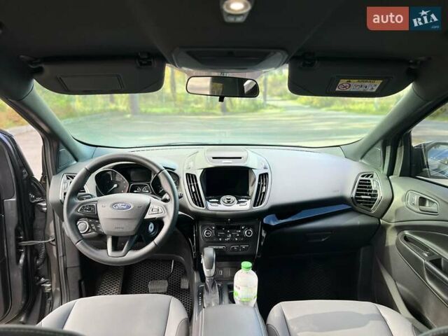 Серый Форд Эскейп, объемом двигателя 2.5 л и пробегом 54 тыс. км за 16800 $, фото 12 на Automoto.ua