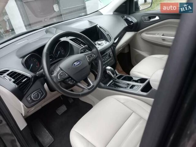 Сірий Форд Ескейп, об'ємом двигуна 2 л та пробігом 145 тис. км за 16200 $, фото 19 на Automoto.ua