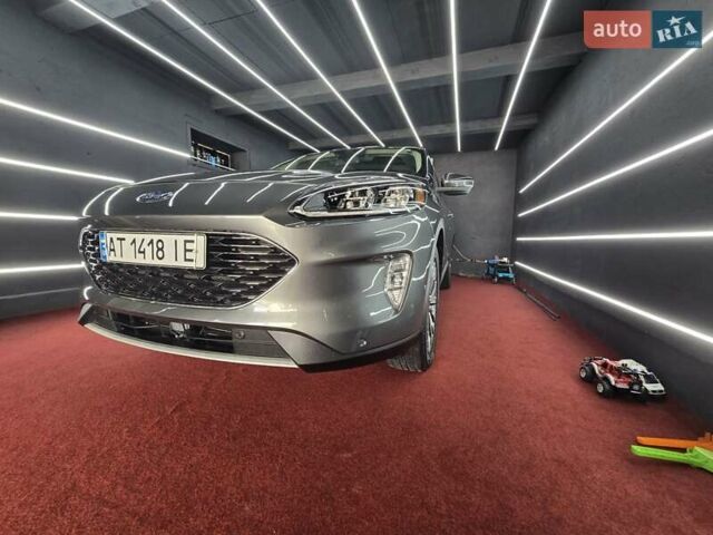 Серый Форд Эскейп, объемом двигателя 2 л и пробегом 137 тыс. км за 18450 $, фото 5 на Automoto.ua