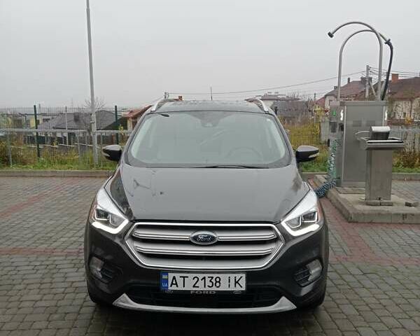 Сірий Форд Ескейп, об'ємом двигуна 2 л та пробігом 145 тис. км за 16200 $, фото 4 на Automoto.ua