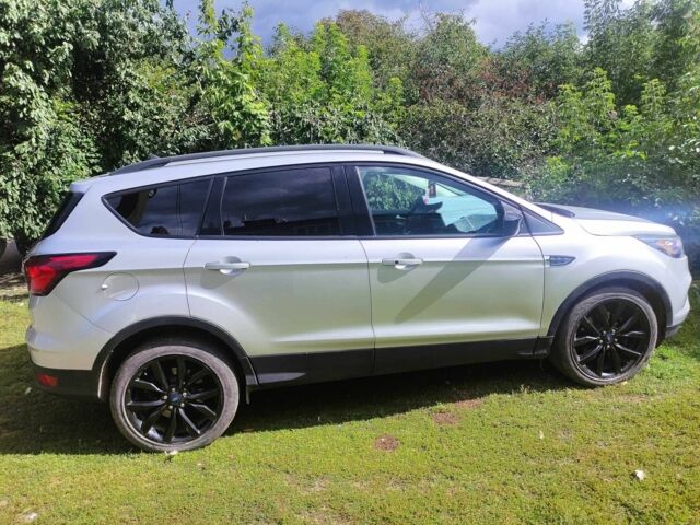 Сірий Форд Ескейп, об'ємом двигуна 1.5 л та пробігом 76 тис. км за 13000 $, фото 3 на Automoto.ua