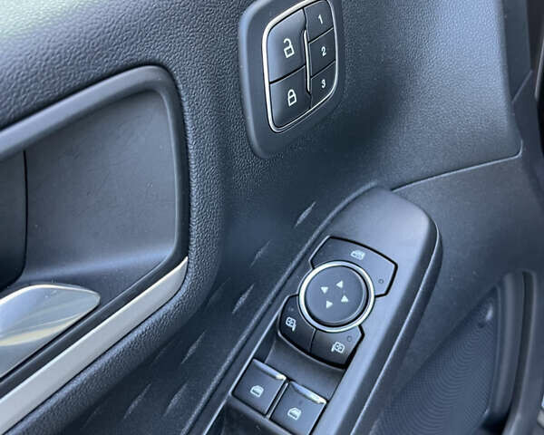 Сірий Форд Ескейп, об'ємом двигуна 2 л та пробігом 105 тис. км за 18950 $, фото 30 на Automoto.ua