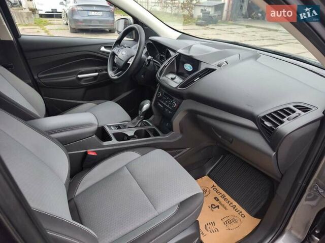 Серый Форд Эскейп, объемом двигателя 1.5 л и пробегом 138 тыс. км за 13500 $, фото 1 на Automoto.ua