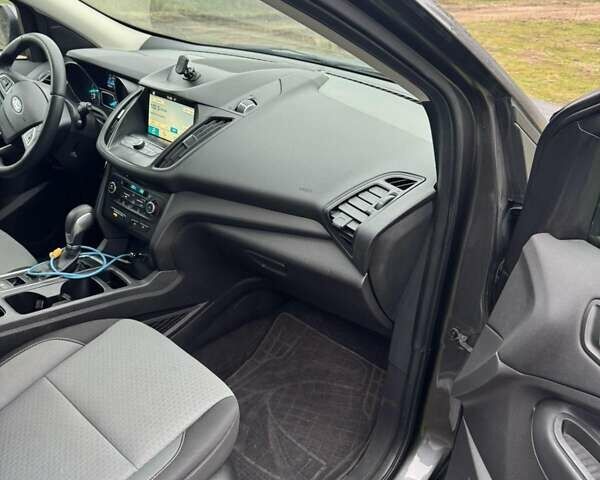 Сірий Форд Ескейп, об'ємом двигуна 1.5 л та пробігом 240 тис. км за 11999 $, фото 11 на Automoto.ua