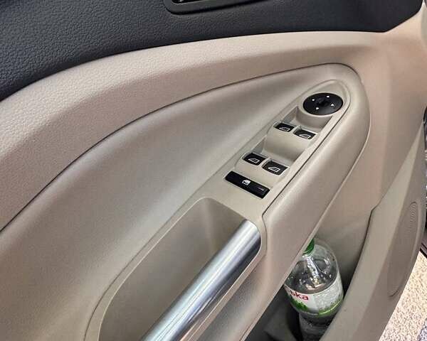 Серый Форд Эскейп, объемом двигателя 1.5 л и пробегом 73 тыс. км за 13300 $, фото 14 на Automoto.ua