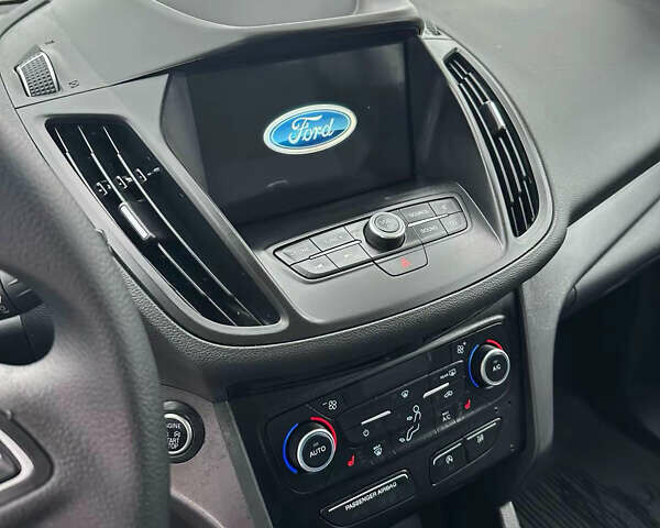 Серый Форд Эскейп, объемом двигателя 0 л и пробегом 167 тыс. км за 12500 $, фото 35 на Automoto.ua