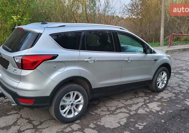 Форд Эскейп 2019 в Дубно на Automoto.ua Серый Форд Эскейп, объемом двигателя 1.5 л и пробегом 159 тыс. км за 11500 $, фото 11 на Automoto.ua