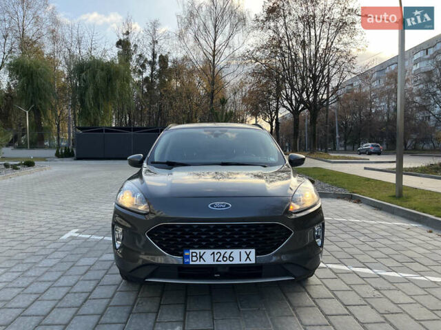 Сірий Форд Ескейп, об'ємом двигуна 2 л та пробігом 105 тис. км за 18950 $, фото 3 на Automoto.ua