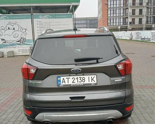 Сірий Форд Ескейп, об'ємом двигуна 2 л та пробігом 145 тис. км за 16200 $, фото 3 на Automoto.ua
