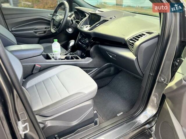 Серый Форд Эскейп, объемом двигателя 2.5 л и пробегом 54 тыс. км за 16800 $, фото 15 на Automoto.ua