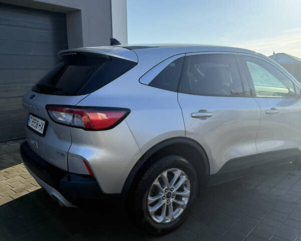 Сірий Форд Ескейп, об'ємом двигуна 1.5 л та пробігом 77 тис. км за 17300 $, фото 3 на Automoto.ua