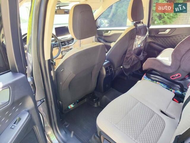 Сірий Форд Ескейп, об'ємом двигуна 1.5 л та пробігом 218 тис. км за 15500 $, фото 16 на Automoto.ua