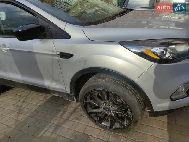 Сірий Форд Ескейп, об'ємом двигуна 1.5 л та пробігом 75 тис. км за 12850 $, фото 13 на Automoto.ua