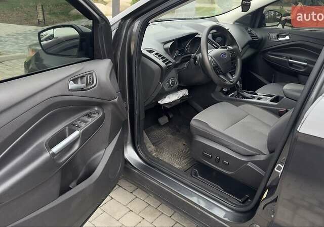 Сірий Форд Ескейп, об'ємом двигуна 1.5 л та пробігом 212 тис. км за 8200 $, фото 3 на Automoto.ua