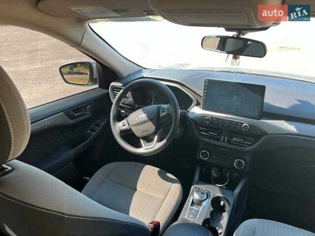 Сірий Форд Ескейп, об'ємом двигуна 1.5 л та пробігом 157 тис. км за 16000 $, фото 7 на Automoto.ua