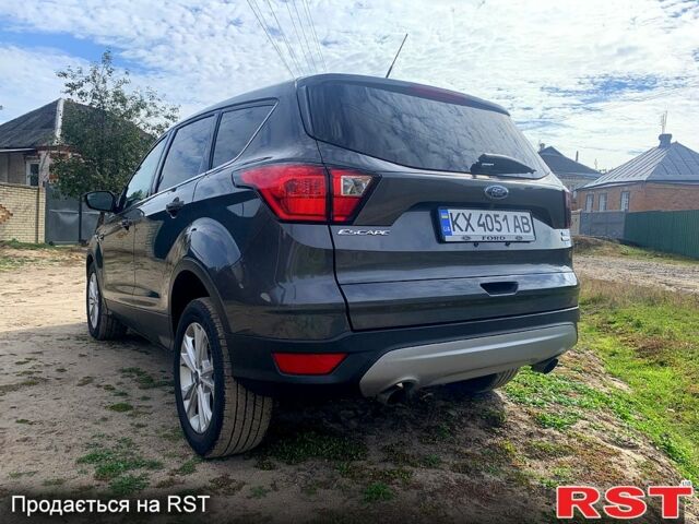 Сірий Форд Ескейп, об'ємом двигуна 1.5 л та пробігом 114 тис. км за 13700 $, фото 1 на Automoto.ua