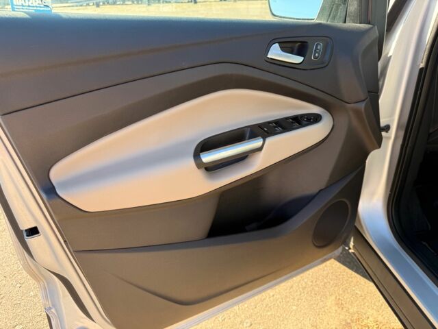 Серый Форд Эскейп, объемом двигателя 1.5 л и пробегом 107 тыс. км за 14800 $, фото 14 на Automoto.ua