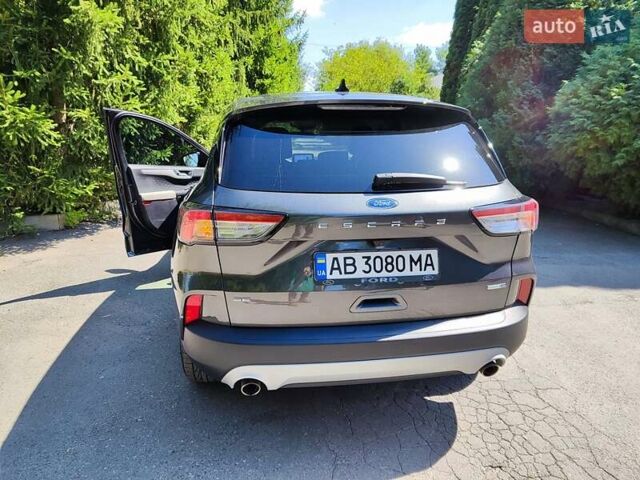 Сірий Форд Ескейп, об'ємом двигуна 1.5 л та пробігом 218 тис. км за 15500 $, фото 2 на Automoto.ua