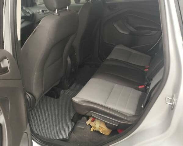 Серый Форд Эскейп, объемом двигателя 2.5 л и пробегом 108 тыс. км за 15200 $, фото 16 на Automoto.ua