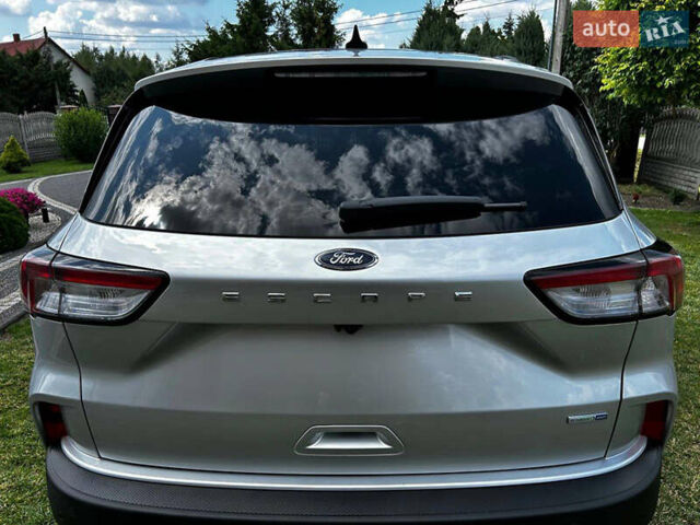Серый Форд Эскейп, объемом двигателя 2 л и пробегом 55 тыс. км за 15100 $, фото 2 на Automoto.ua