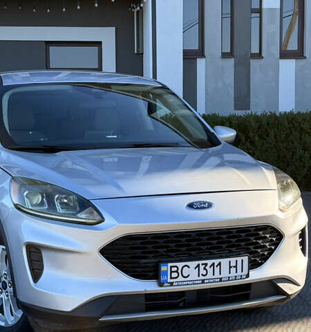 Сірий Форд Ескейп, об'ємом двигуна 1.5 л та пробігом 40 тис. км за 16999 $, фото 2 на Automoto.ua