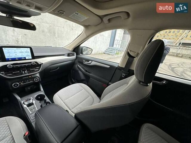 Серый Форд Эскейп, объемом двигателя 1.5 л и пробегом 57 тыс. км за 15900 $, фото 26 на Automoto.ua