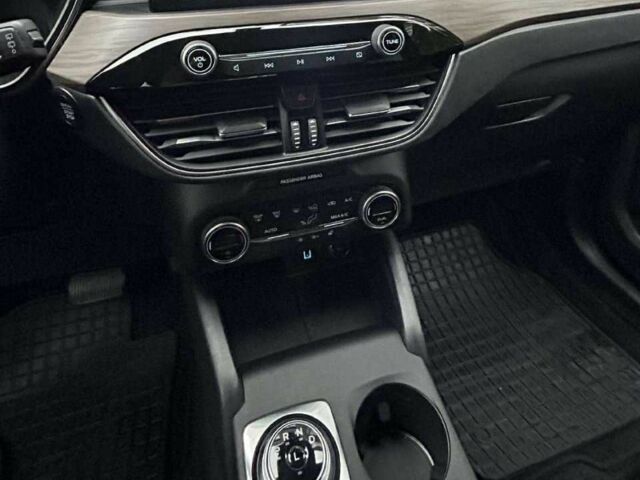 Серый Форд Эскейп, объемом двигателя 2.5 л и пробегом 86 тыс. км за 13800 $, фото 9 на Automoto.ua