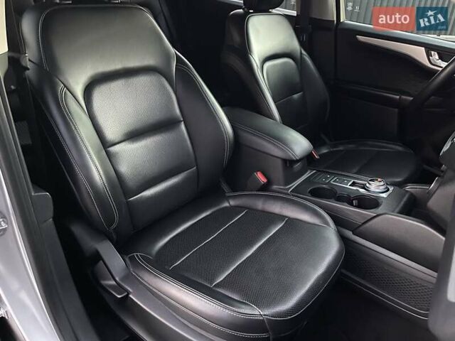 Серый Форд Эскейп, объемом двигателя 1.5 л и пробегом 115 тыс. км за 15500 $, фото 34 на Automoto.ua