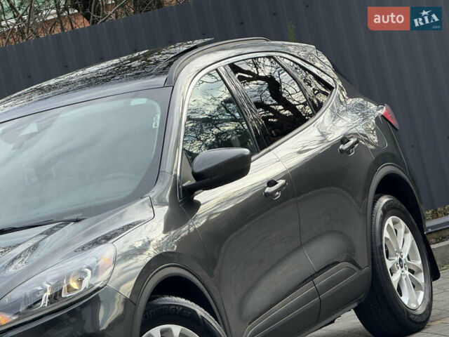 Серый Форд Эскейп, объемом двигателя 1.5 л и пробегом 166 тыс. км за 14500 $, фото 3 на Automoto.ua