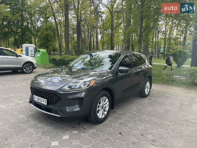 Серый Форд Эскейп, объемом двигателя 1.5 л и пробегом 156 тыс. км за 15999 $, фото 1 на Automoto.ua