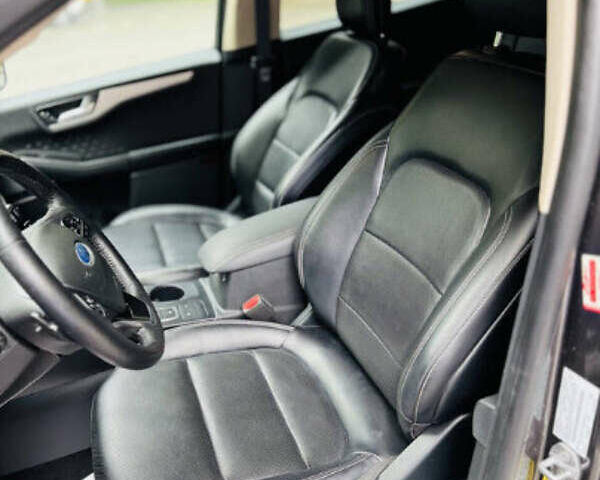 Сірий Форд Ескейп, об'ємом двигуна 0 л та пробігом 80 тис. км за 9900 $, фото 7 на Automoto.ua