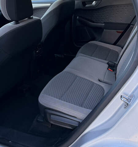 Сірий Форд Ескейп, об'ємом двигуна 1.5 л та пробігом 40 тис. км за 16999 $, фото 17 на Automoto.ua