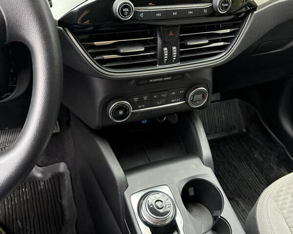 Сірий Форд Ескейп, об'ємом двигуна 1.5 л та пробігом 118 тис. км за 15900 $, фото 12 на Automoto.ua