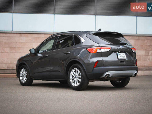 Серый Форд Эскейп, объемом двигателя 1.5 л и пробегом 49 тыс. км за 18600 $, фото 3 на Automoto.ua