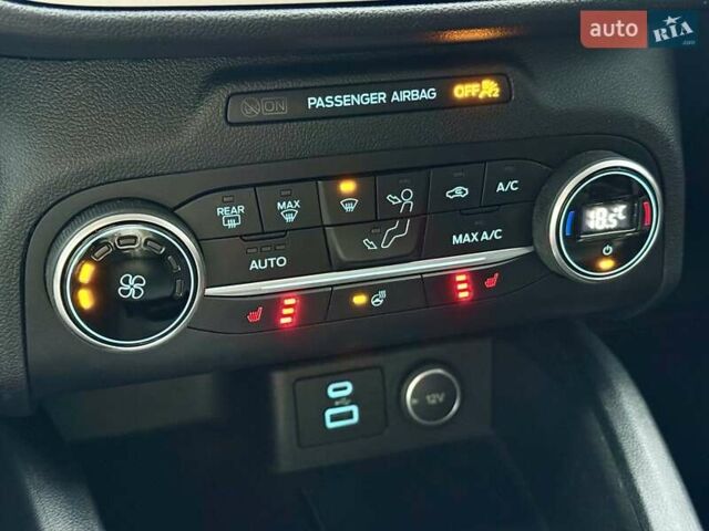 Сірий Форд Ескейп, об'ємом двигуна 1.5 л та пробігом 115 тис. км за 18000 $, фото 18 на Automoto.ua