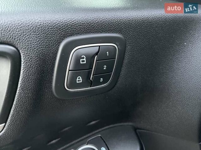 Серый Форд Эскейп, объемом двигателя 1.5 л и пробегом 115 тыс. км за 15500 $, фото 33 на Automoto.ua