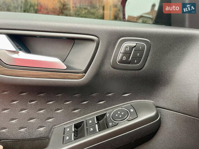 Серый Форд Эскейп, объемом двигателя 2 л и пробегом 51 тыс. км за 18999 $, фото 38 на Automoto.ua