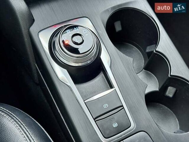 Сірий Форд Ескейп, об'ємом двигуна 1.5 л та пробігом 115 тис. км за 18000 $, фото 19 на Automoto.ua