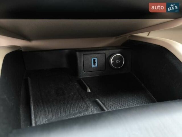 Серый Форд Эскейп, объемом двигателя 2.5 л и пробегом 196 тыс. км за 19950 $, фото 45 на Automoto.ua