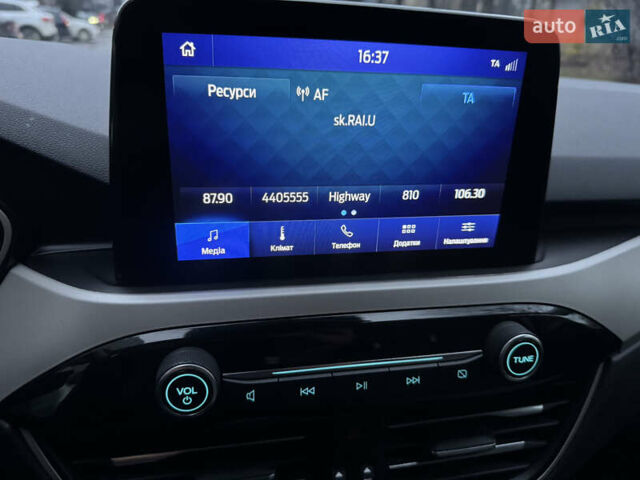 Сірий Форд Ескейп, об'ємом двигуна 1.5 л та пробігом 89 тис. км за 15850 $, фото 16 на Automoto.ua