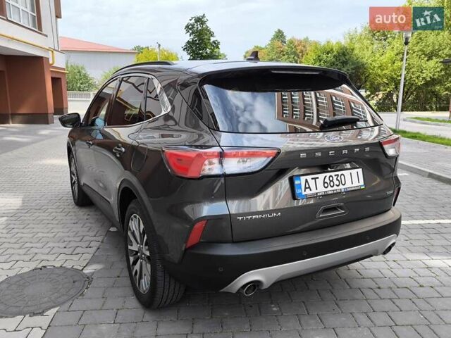 Серый Форд Эскейп, объемом двигателя 2.5 л и пробегом 196 тыс. км за 19450 $, фото 13 на Automoto.ua