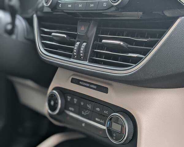 Форд Ескейп 2020 у Вінниці на Automoto.ua Сірий Форд Ескейп, об'ємом двигуна 1.5 л та пробігом 67 тис. км за 18500 $, фото 17 на Automoto.ua