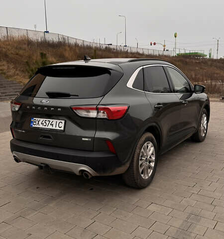 Серый Форд Эскейп, объемом двигателя 2 л и пробегом 71 тыс. км за 21500 $, фото 3 на Automoto.ua