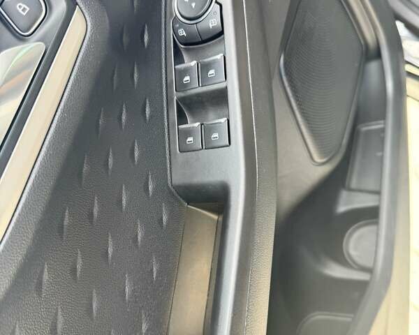 Серый Форд Эскейп, объемом двигателя 1.5 л и пробегом 41 тыс. км за 19900 $, фото 8 на Automoto.ua