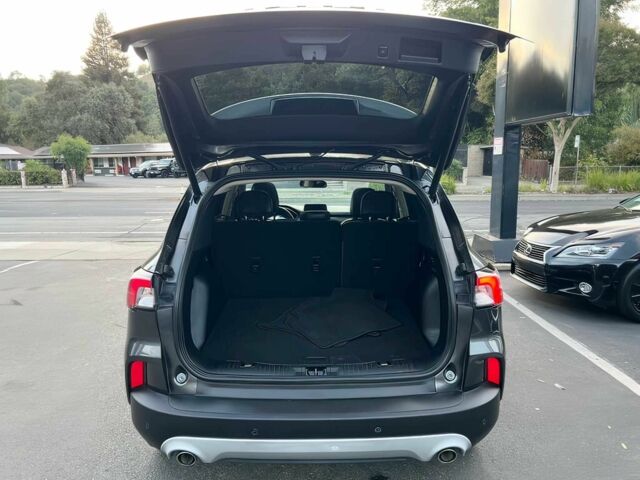 Серый Форд Эскейп, объемом двигателя 2.5 л и пробегом 43 тыс. км за 12000 $, фото 12 на Automoto.ua